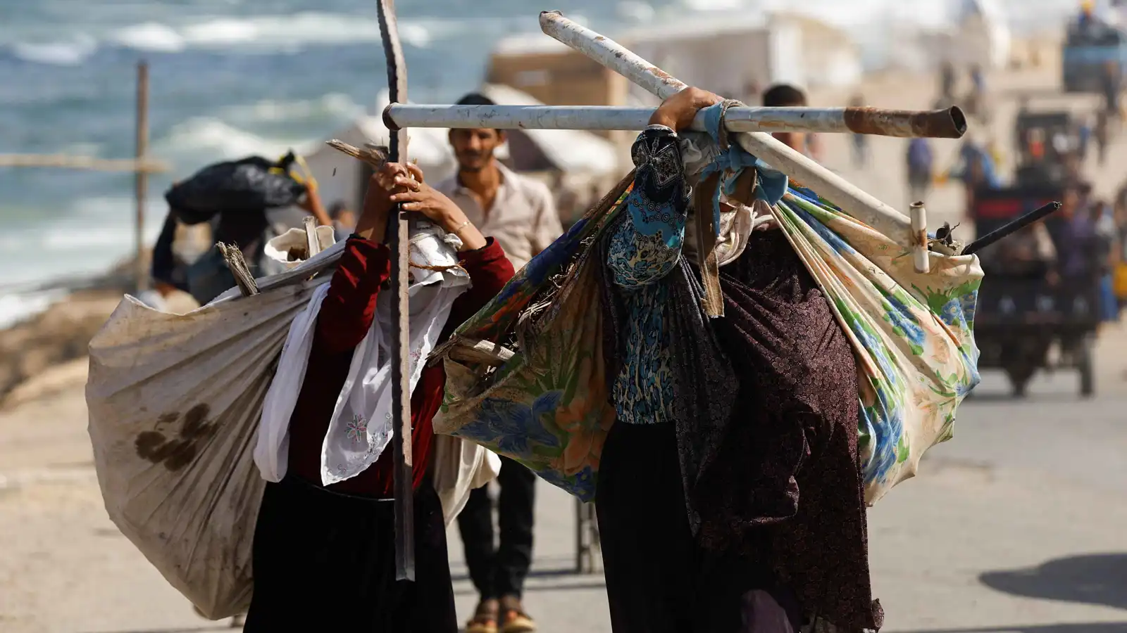 مصحوبة بتوغل كبير.. 170 غارة إسرائيلية على غزة بيوم واحد (فيديو وصور)