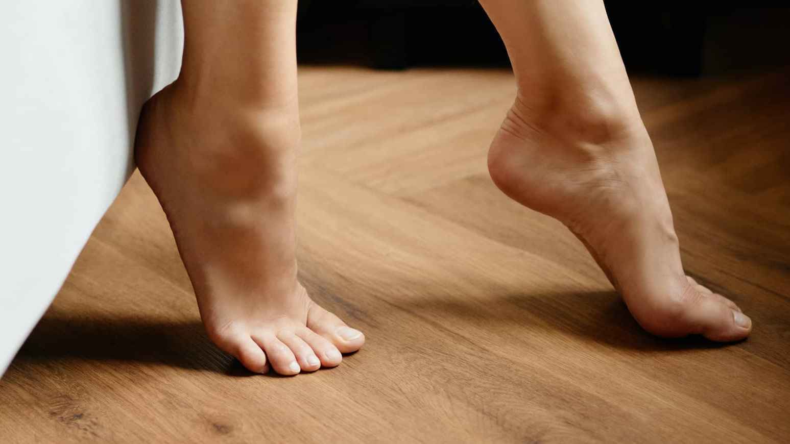 برودة القدمين قد تنذر بـ"أمراض خطيرة".. لا تتجاهلها