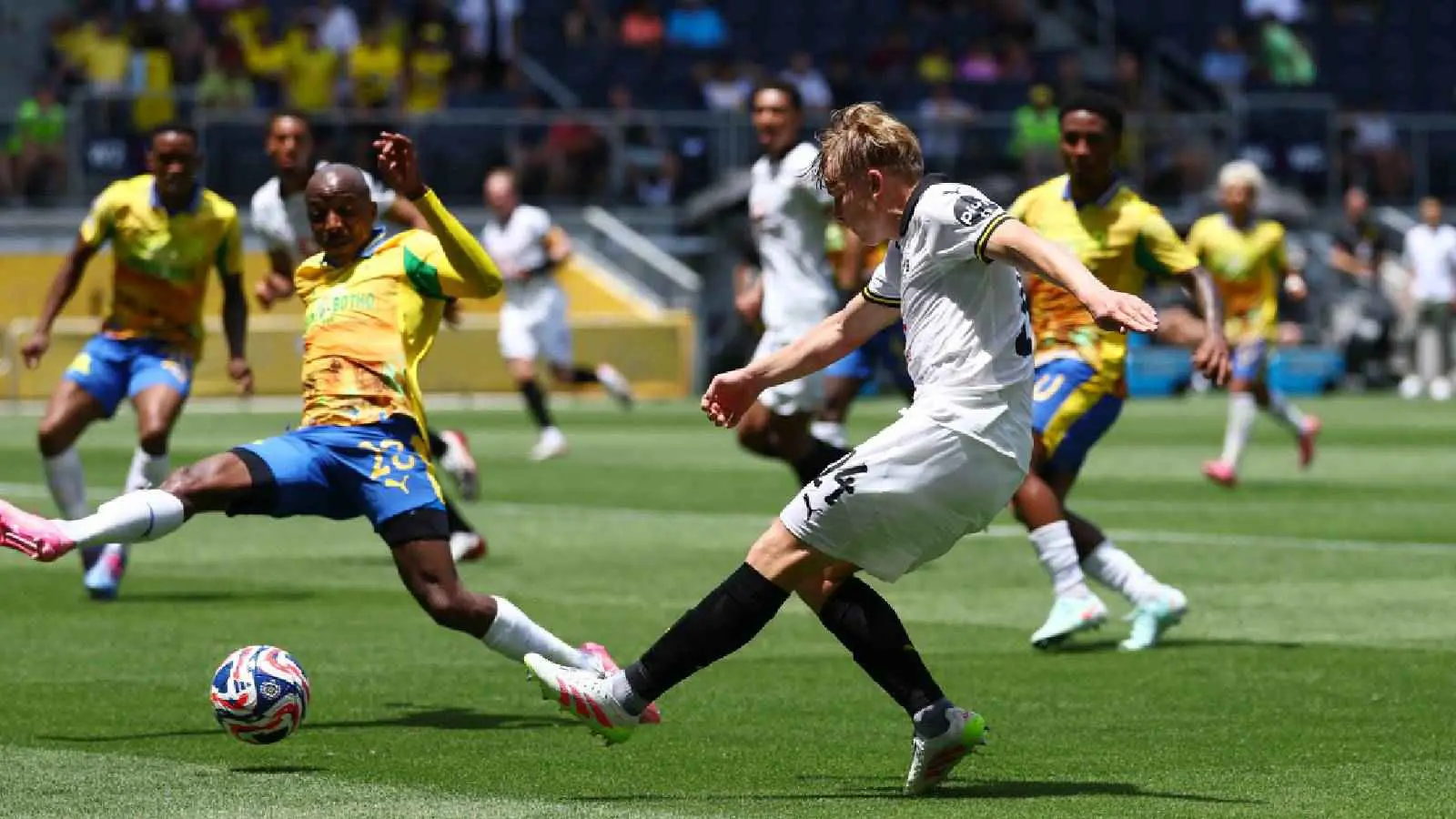 بروسيا دورتموند يحصد فوزه الأول بمونديال الأندية أمام صن داونز (فيديو)