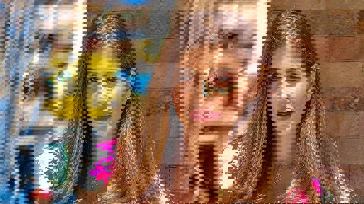 ملك قورة تصف رامز جلال بـ"المتخلف" بعد سقوطها ضحية مقلب "رامز عقله طار" (فيديو)‎