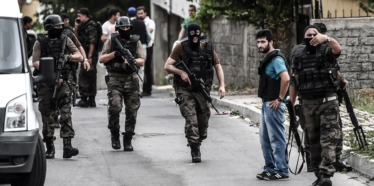 مقتل شرطي تركي طعنًا بسكين شخص يُشتبه بانتمائه لداعش