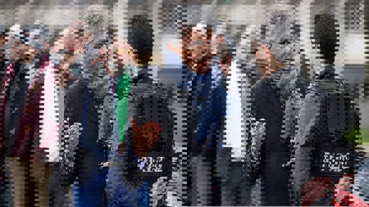 الجزائر.. السجن لمدة عام للناشط السياسي رشيد نكاز