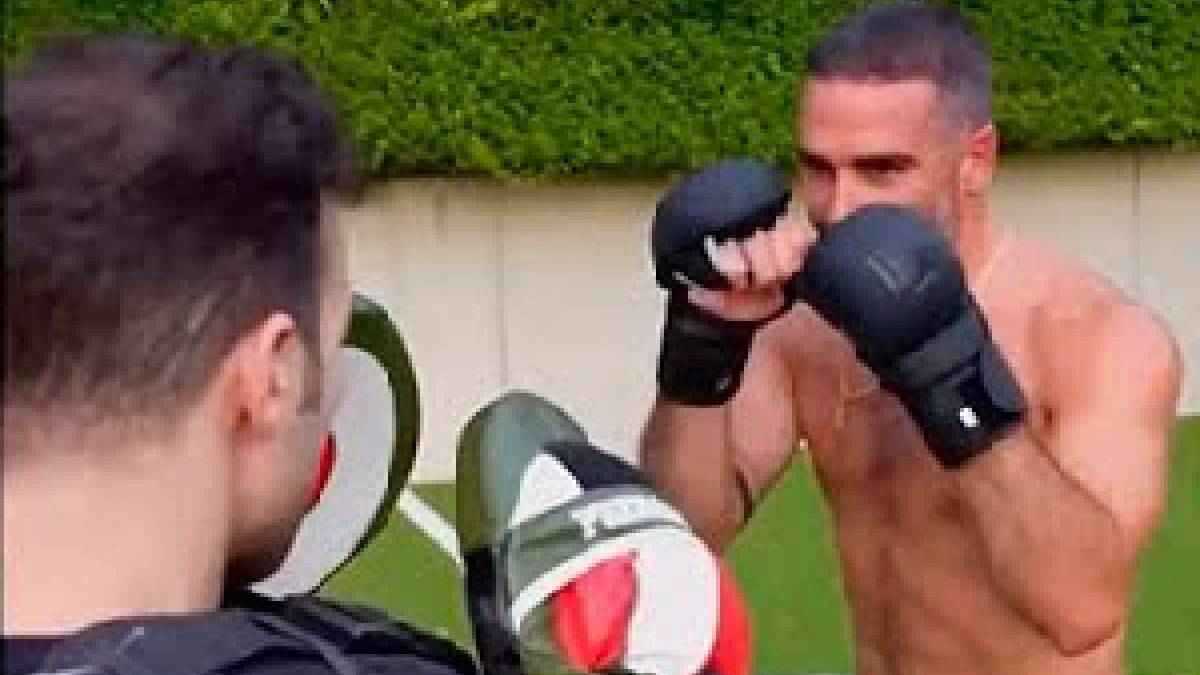 لماذا يتدرب كارفخال على الملاكمة قبل منافسة أرنولد؟