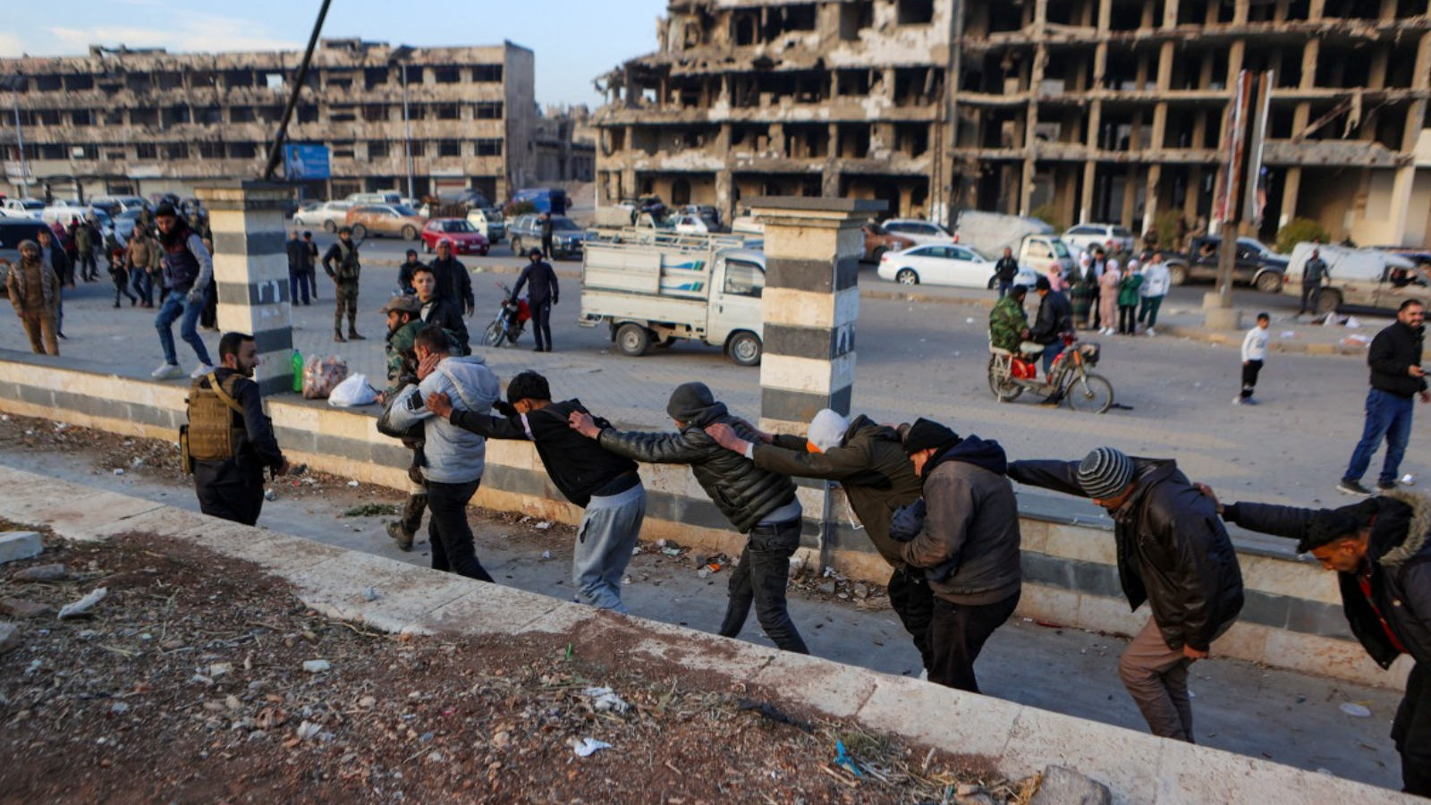 الأردن يطالب بتأمين عودة 236 معتقلا في سجون سوريا