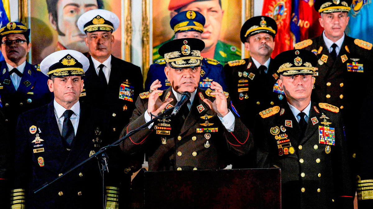 أمريكا تحاول إغراء كبار الضباط الفنزويليين لإقناعهم بـ"غوايدو"