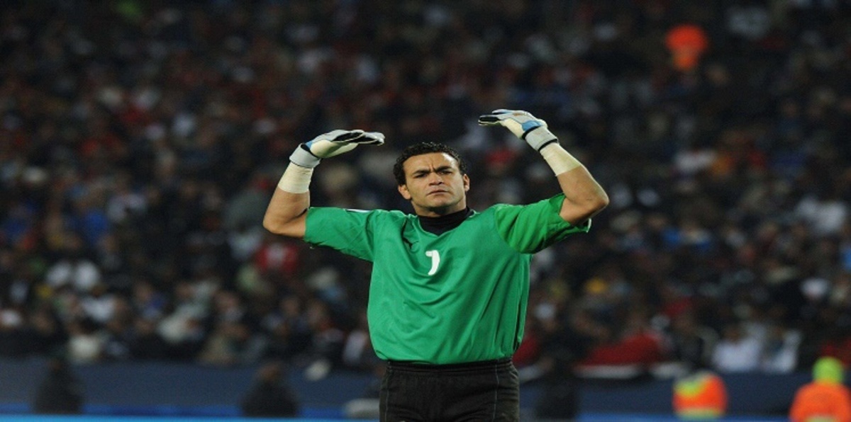 هدف كوميدي يسكن شباك الحضري بالدوري المصري (فيديو)