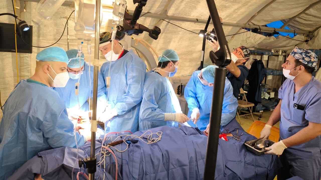 بعد تعرض محيطه للقصف.. نقل المستشفى الأردني من تل الهوى إلى خان يونس