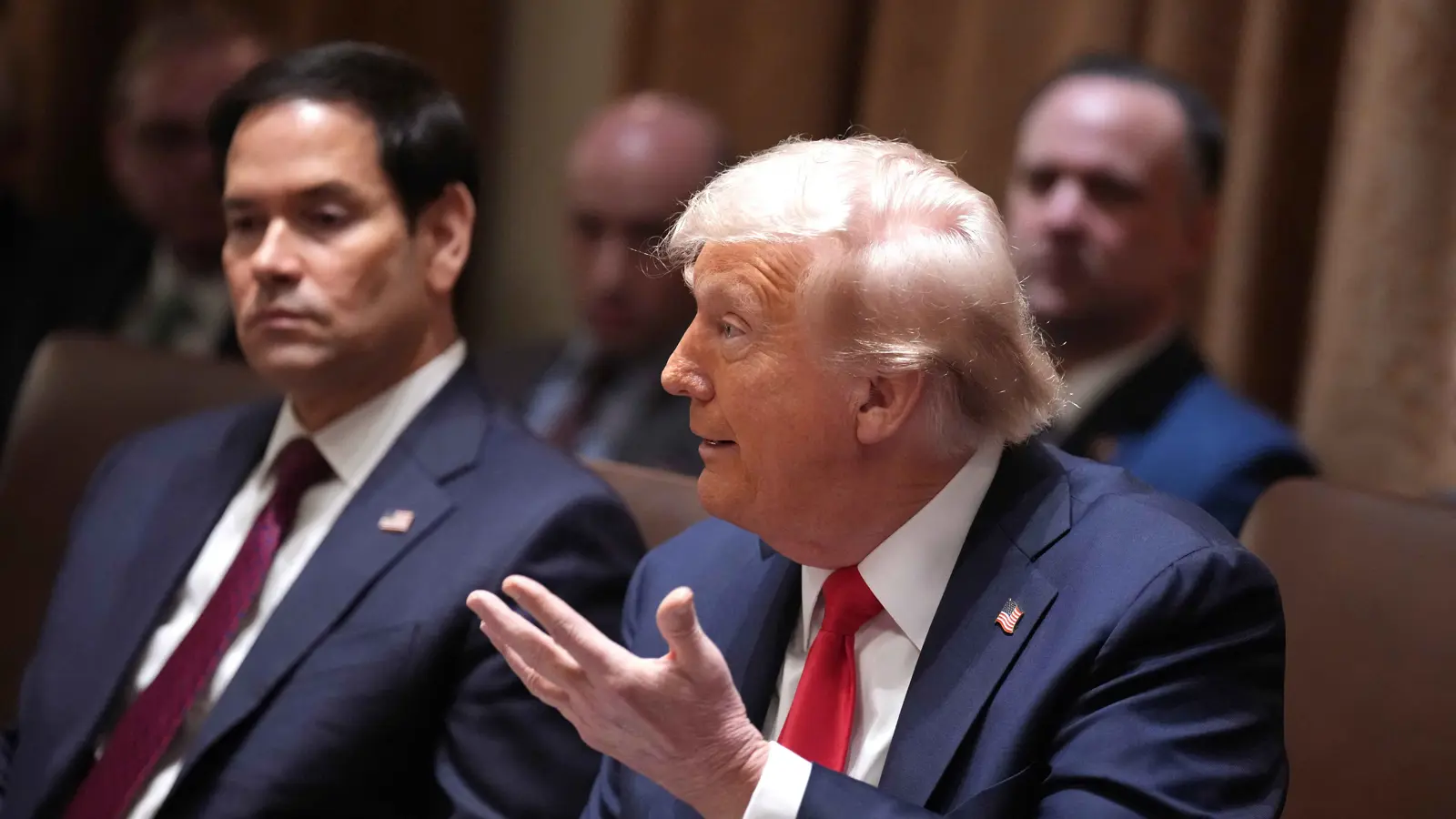 الولاء مقابل المناصب.. كيف تُمنح الوظائف في إدارة ترامب؟