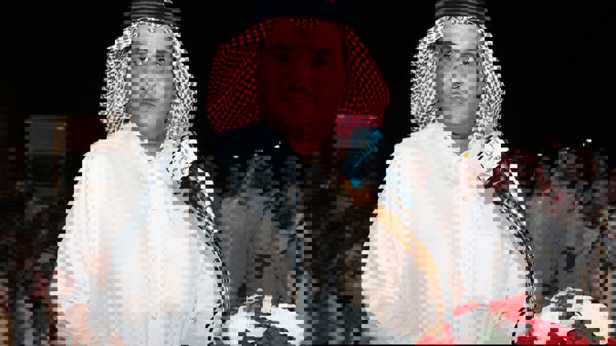 أنباء عن "شفاعة" سعود القحطاني في الشاعر السعودي سفر الدغيلبي