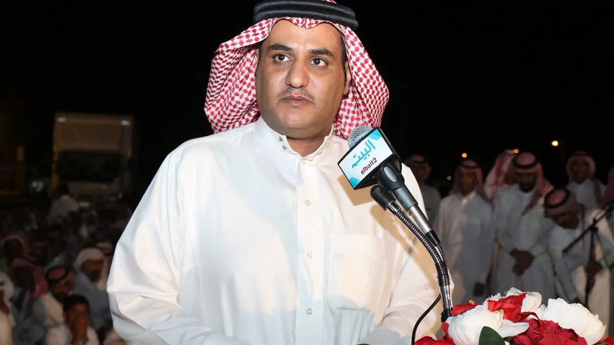 أنباء عن "شفاعة" سعود القحطاني في الشاعر السعودي سفر الدغيلبي