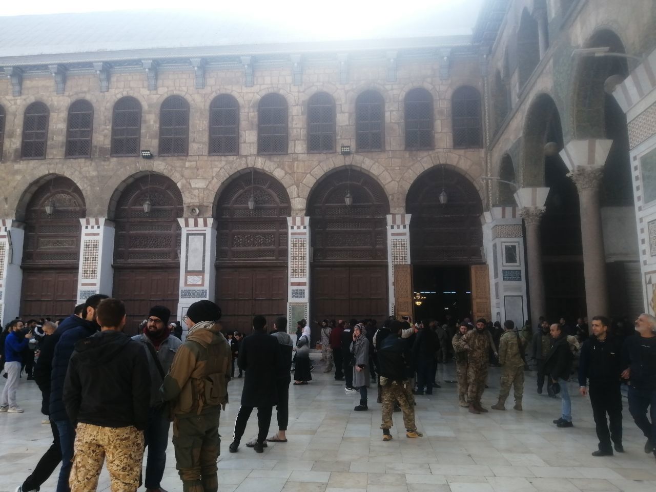 حادث تدافع في المسجد الأموي يسفر عن مقتل 3 نساء (فيديو)