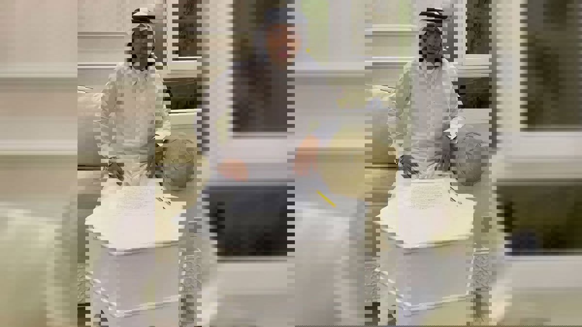 من هو هزاع بن علي المري أيقونة احتجاج آل مرة في قطر؟