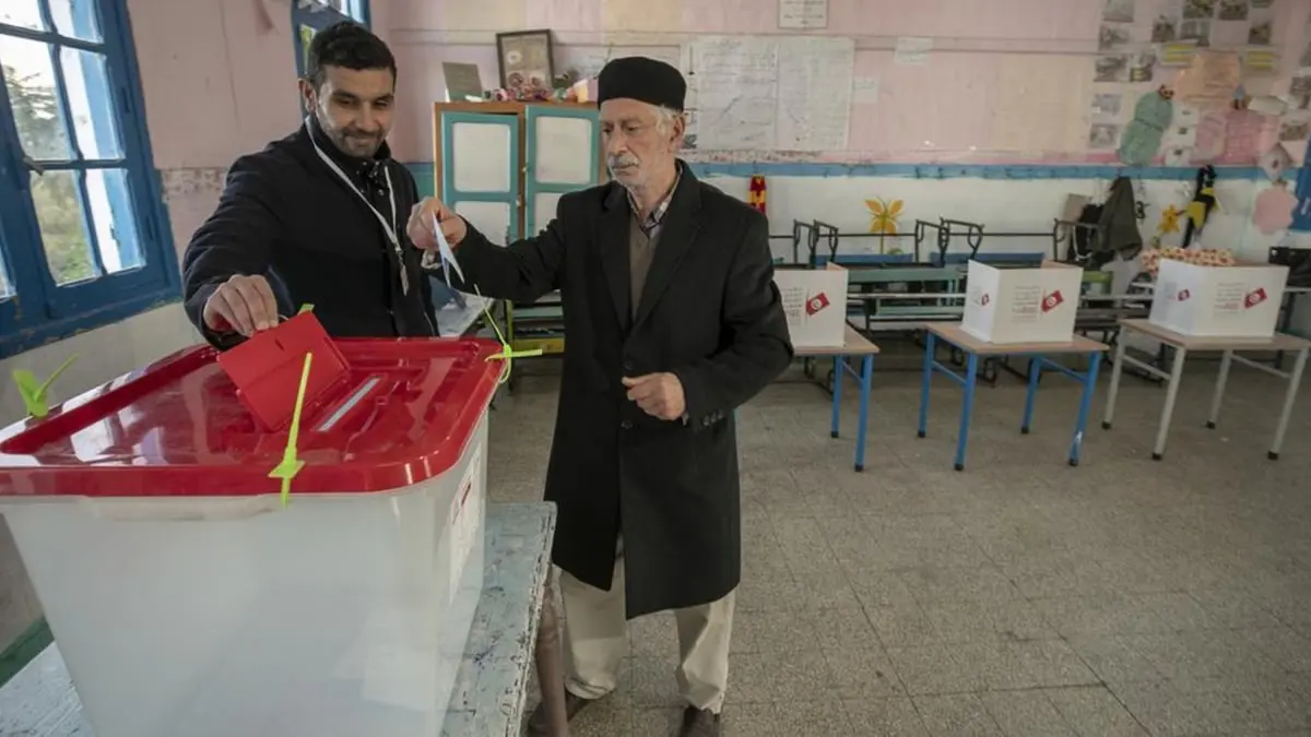 تونس.. العزوف الانتخابي يثير تساؤلات حول مصير المجالس المحلية