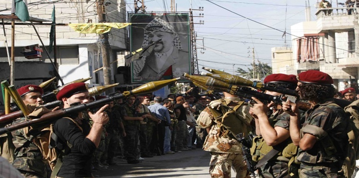 ما الذي يدفع المطلوبين الفلسطينيين في لبنان لتسليم أنفسهم؟