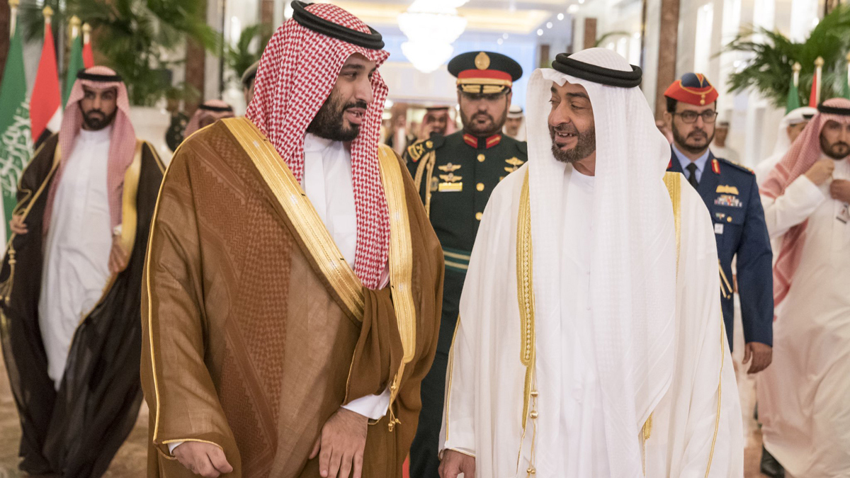 موكب مهيب للأمير محمد بن سلمان لدى وصوله الإمارات (فيديو)