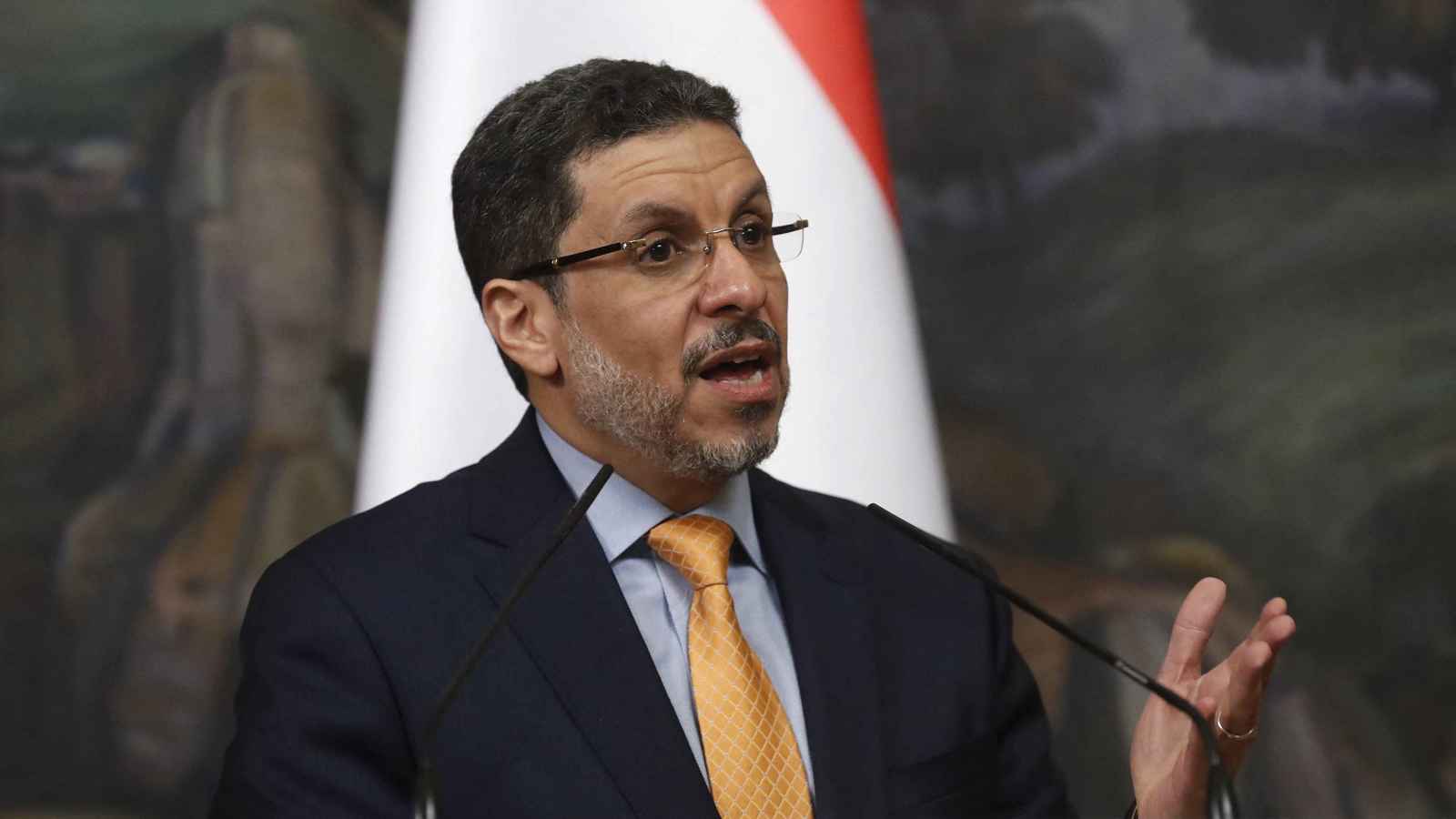 الحكومة اليمنية تدعو للاستنفار لاستعادة الدولة من الحوثيين