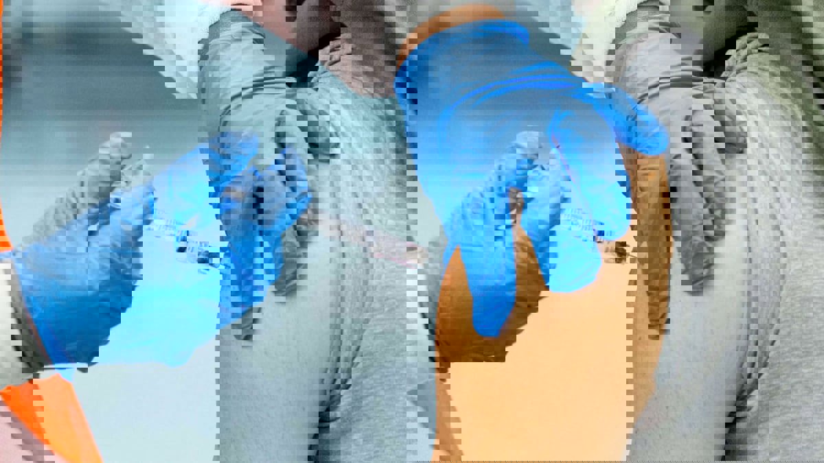 أمريكا تسمح بجرعة ثالثة من لقاح "فايزر" للأطفال بين 12 و15 عامًا