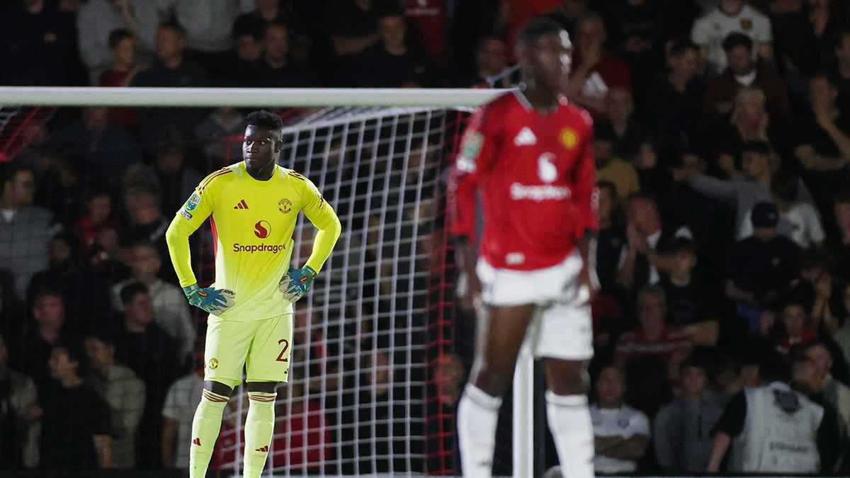 رقم تاريخي كارثي لمانشستر يونايتد بعد الخسارة أمام غريمسبي تاون