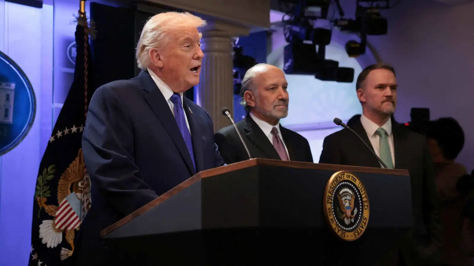 فرنسا: الاتحاد الأوروبي لديه أدوات الرد على رسوم ترامب الجمركية