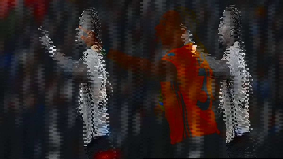 وولفرهامبتون يفتح الباب أمام ليفربول ومانشستر سيتي لضم آداما تراوري