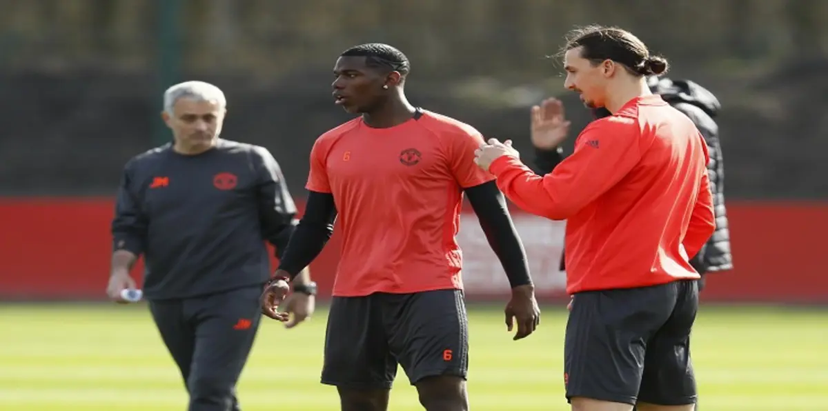 إبراهيموفيتش يدافع عن "الأسلوب الفظ" لمورينيو