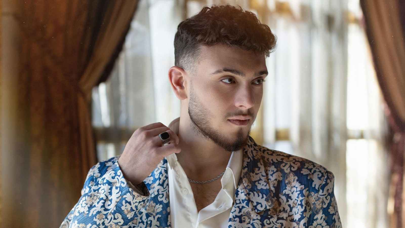 معجبون يقتحمون المسرح بحفل الشامي في "أعياد بيروت" (فيديو)