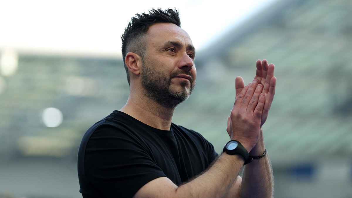 احتفال جنوني من مدرب مارسيليا بعد ضمان التأهل لدوري أبطال أوروبا (فيديو)