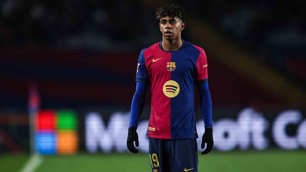 برشلونة يجهز لامين يامال لاقتناص أول بطولة في الموسم