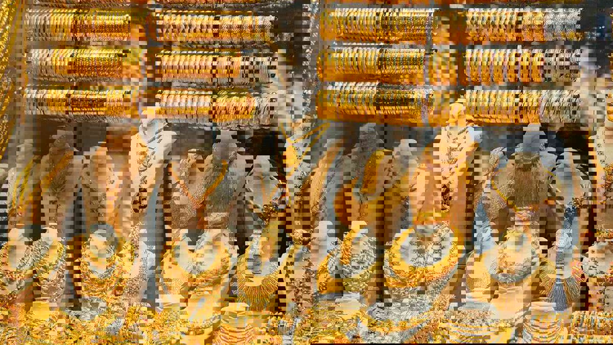 الذهب يبلغ أعلى مستوى في أكثر من أسبوع بفعل تزايد القلق بشأن الفيروس