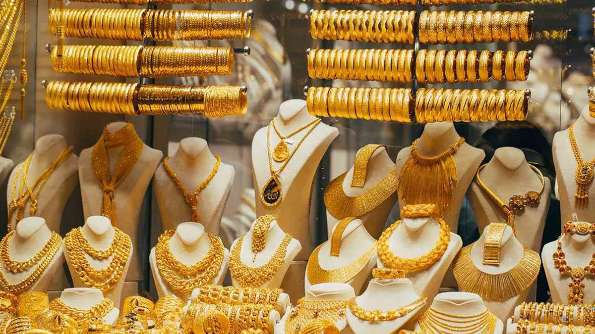 الذهب يبلغ أعلى مستوى في أكثر من أسبوع بفعل تزايد القلق بشأن الفيروس