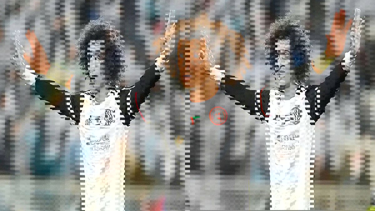 النادي الأهلي السعودي يرد على تقارير مفاوضاته لضم "عموري"