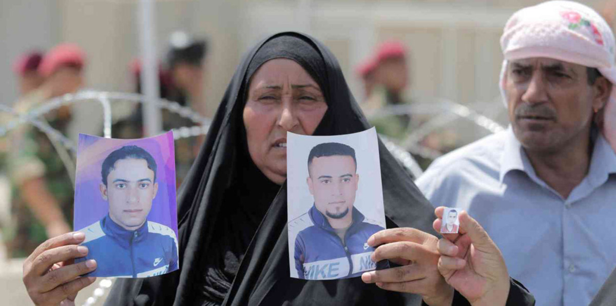 أسر ضحايا "مجزرة سبايكر" يطالبون بمحاسبة الضباط "المقصرين" ويهددون باعتصام مفتوح