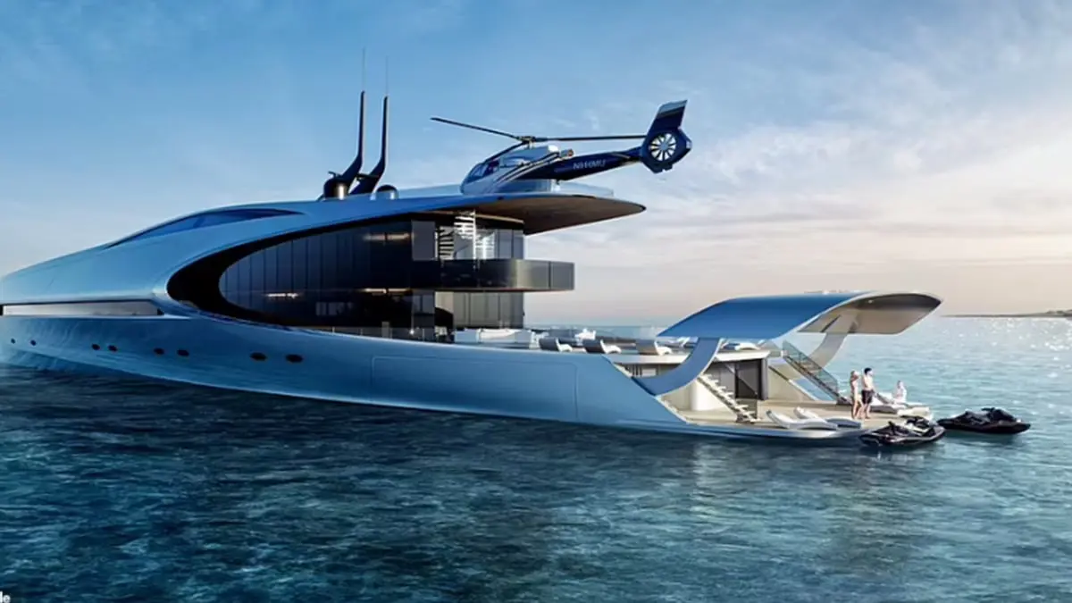 يخت فاخر على شكل سكين عملاقة يخترق مياه البحر بسلاسة