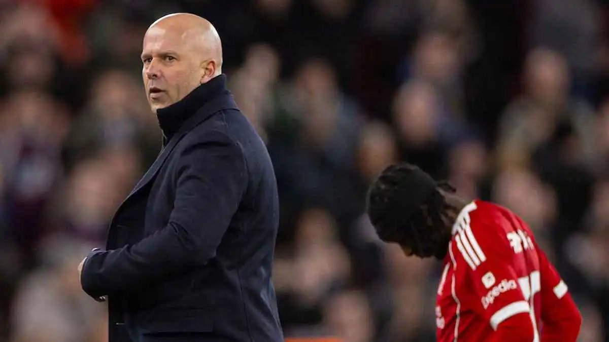 الفريق دخل نفقا مظلما.. رقم كارثي لآرني سلوت مع ليفربول