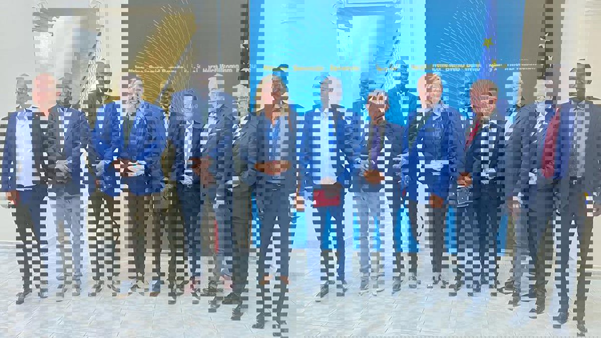 وفد برلماني أوروبي يبحث في الخرطوم الأزمة السياسية والانتقال الديمقراطي