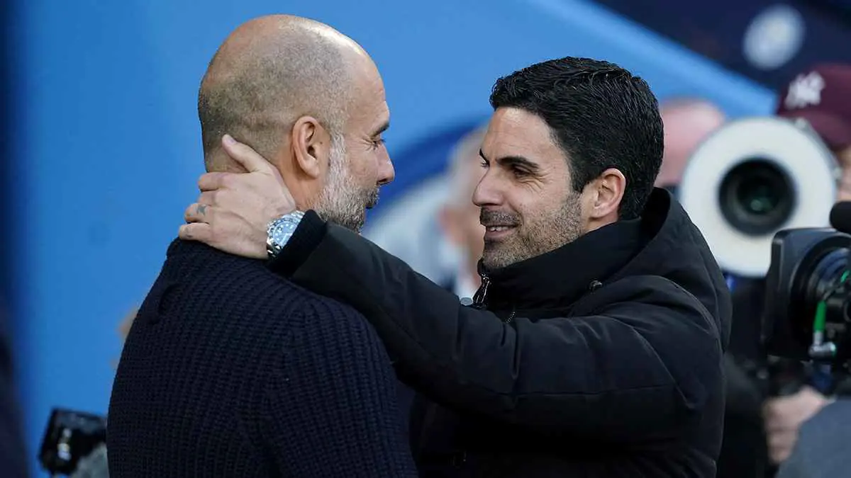 "مدح سام".. كيف يدير جوارديولا حربه النفسية ضد آرسنال؟