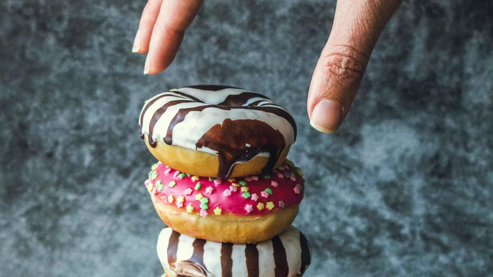 "علامة" تدل على استهلاكك الكثير من السكر