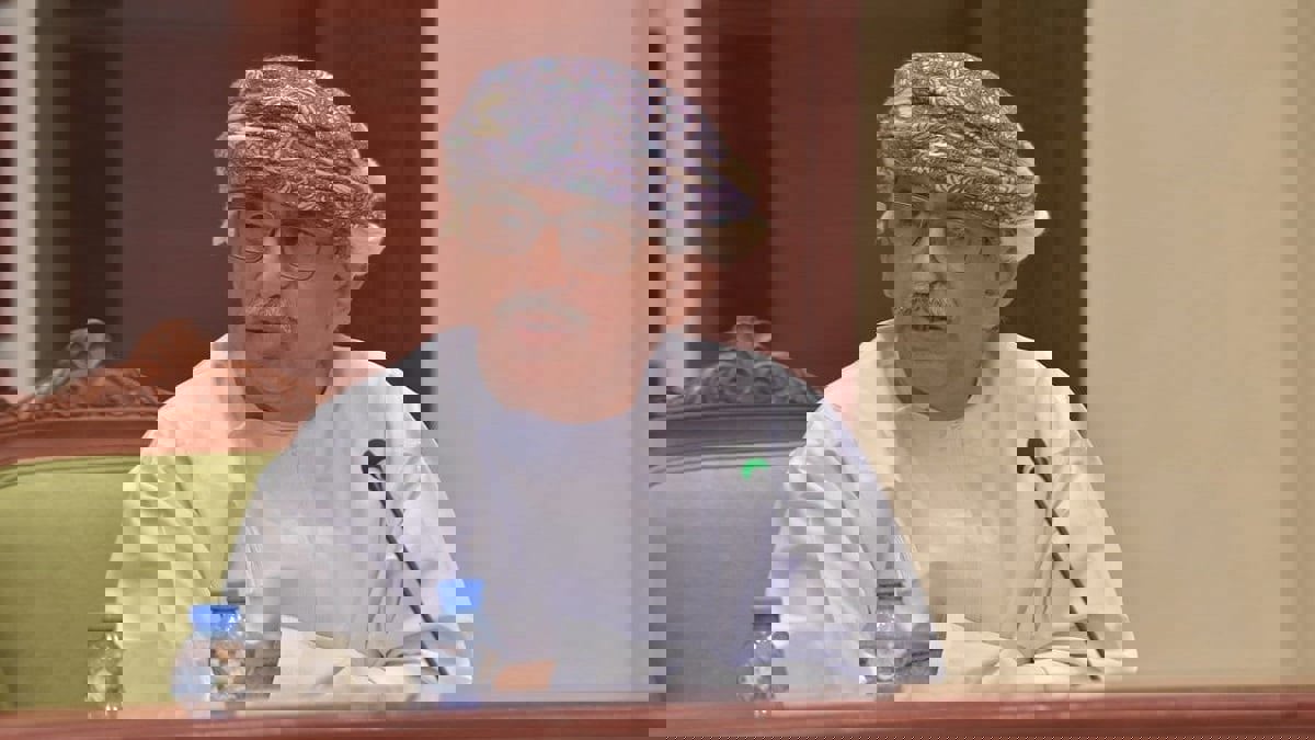 وزير الصحة العُماني: الشركة المصنعة للقاح الروسي تهربت من التزاماتها مع السلطنة