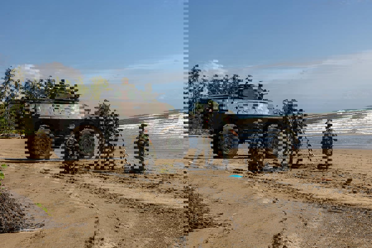 وسط توتر إقليمي.. البحرية الأمريكية "متحمّسة" لتحسن التواصل مع الجيش الصيني