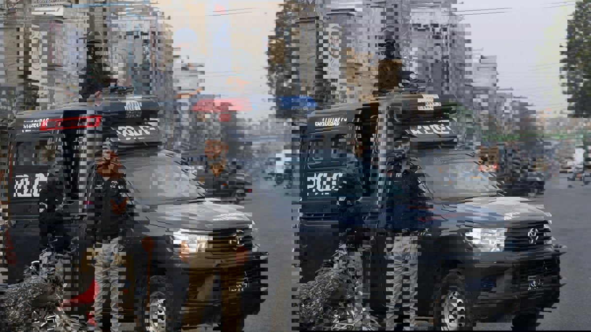 باكستان.. القبض على شرطي قتل رجلا تمت تبرئته من تهمة التجديف