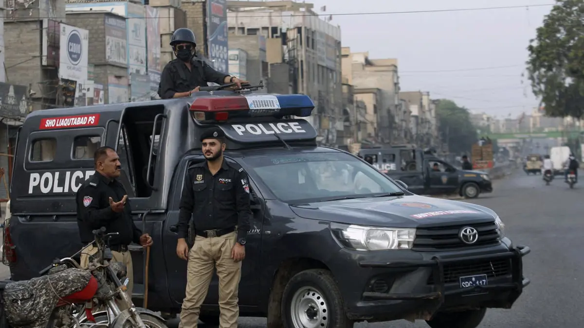 باكستان.. القبض على شرطي قتل رجلا تمت تبرئته من تهمة التجديف