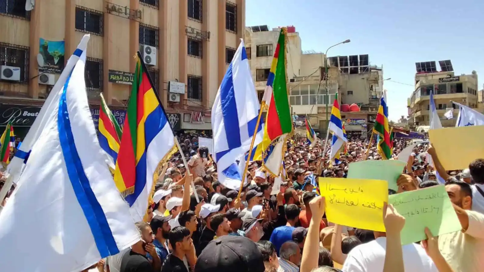 "احتجاجات السبت" تعيد إلى الواجهة أزمة السويداء مع الحكومة السورية