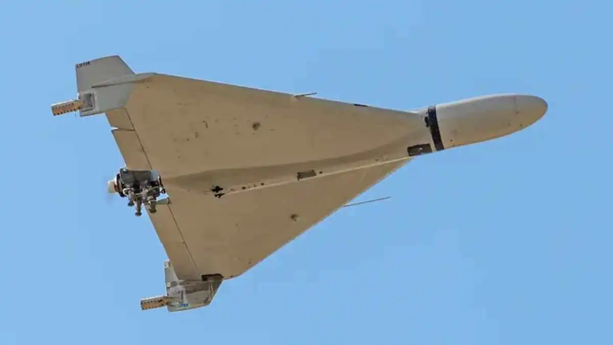 ترامب يرفع التهديد.. سرب "مسيّرات انتحارية" جاهز لضرب إيران فور انهيار التفاوض