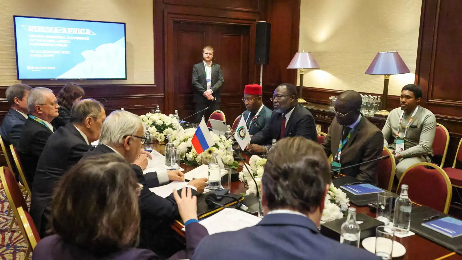 "تحالف الضرورة".. ماذا وراء انفتاح "إيكواس" على روسيا؟