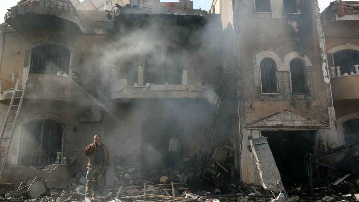 30 قتيلًا بغارة إسرائيلية "مروعة" على شمال لبنان (فيديو)