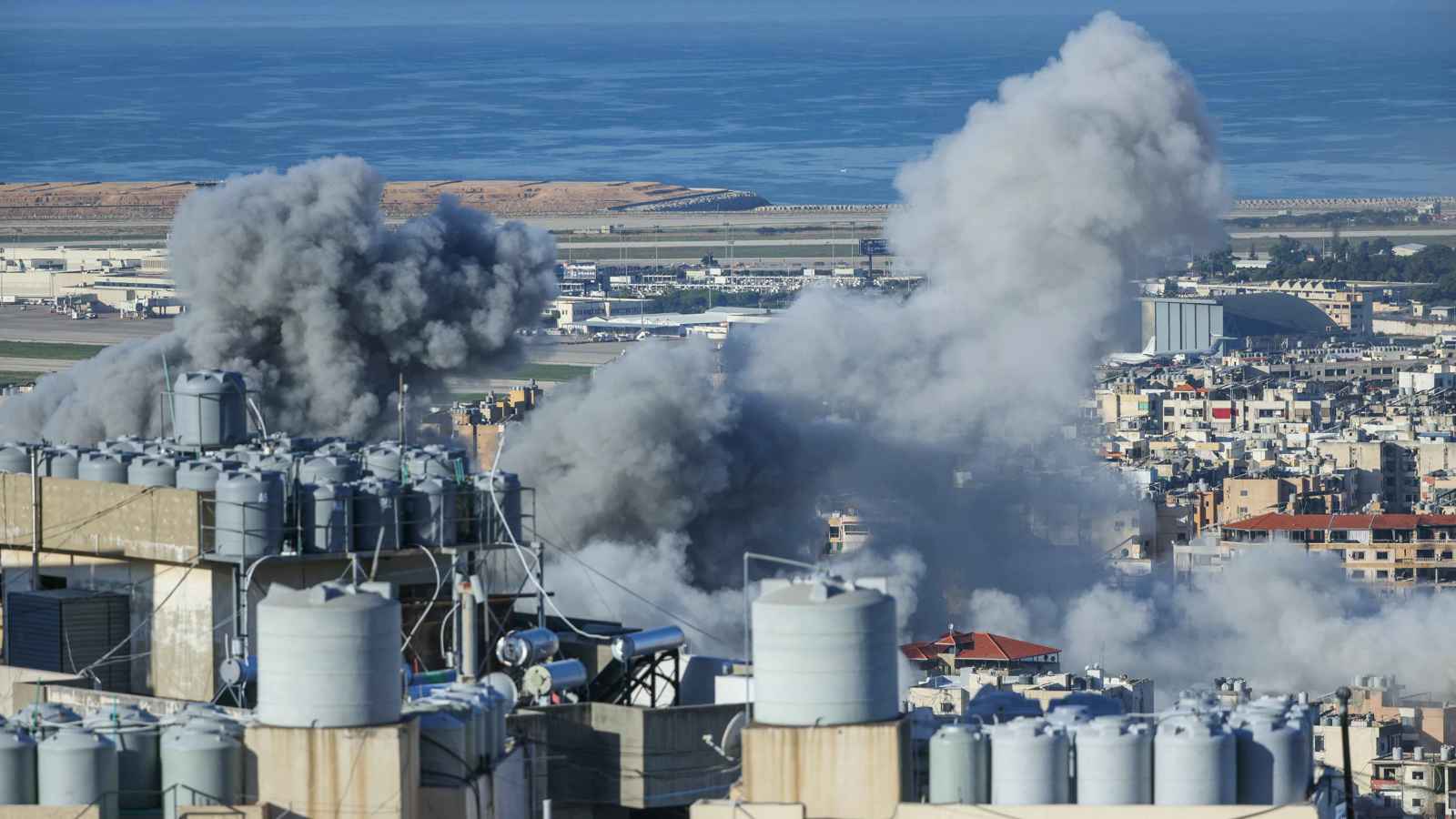 غارات عنيفة وقنابل حارقة.. إسرائيل تصعّد هجماتها جنوب لبنان(فيديو)