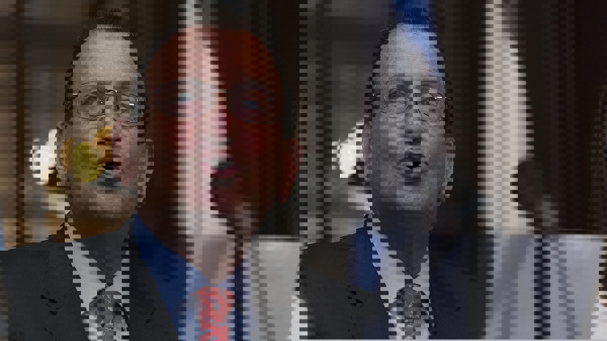 رئيس بلدية تل أبيب يأمر بإزالة لافتات "استسلام" القادة الفلسطينيين‎