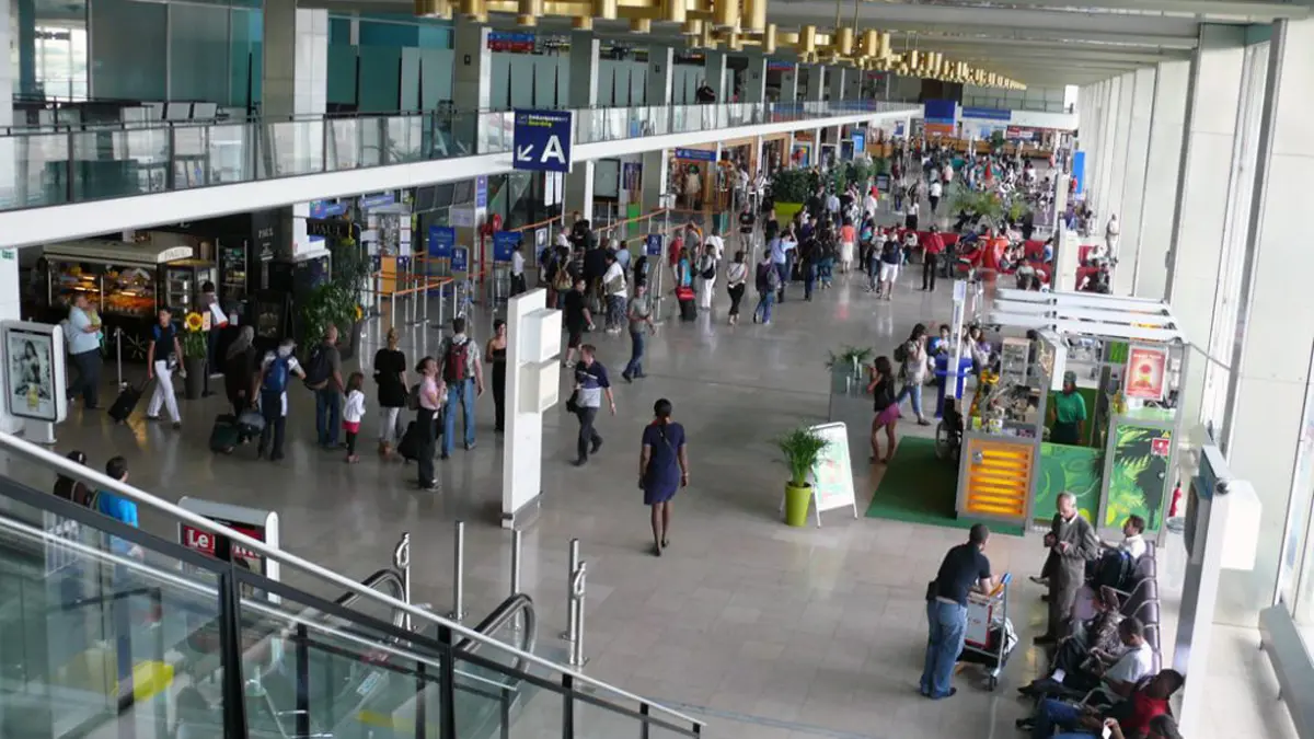 الجزائر تقرر إجلاء رعايا في إيطاليا عبر رحلة استثنائية