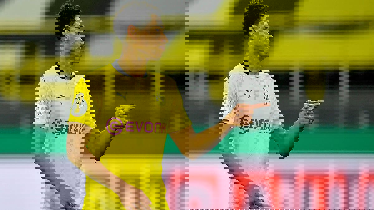 ذا صن: ليفربول يستهدف ضم بلينغهام نجم بروسيا دورتموند