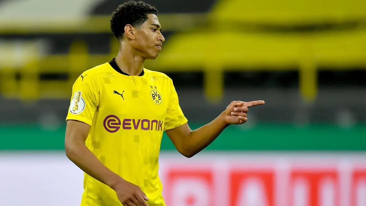 ذا صن: ليفربول يستهدف ضم بلينغهام نجم بروسيا دورتموند